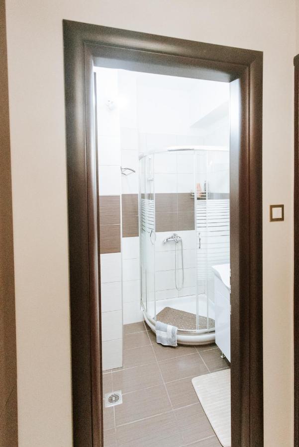 Best House, Ellinou Stratiotou, Ayia, Patra Екстер'єр фото