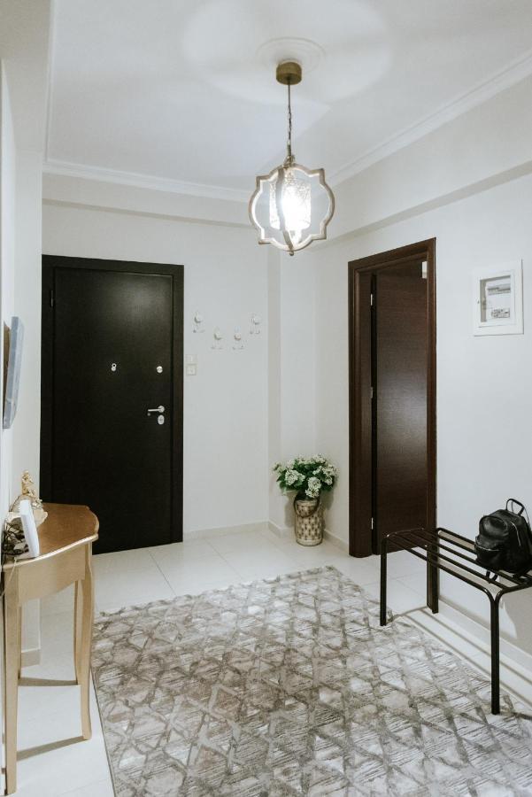Best House, Ellinou Stratiotou, Ayia, Patra Екстер'єр фото